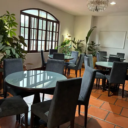 Hotel La Rad Galindo Y Perahuy