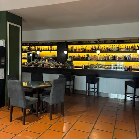 Hotell La Rad Galindo Y Perahuy